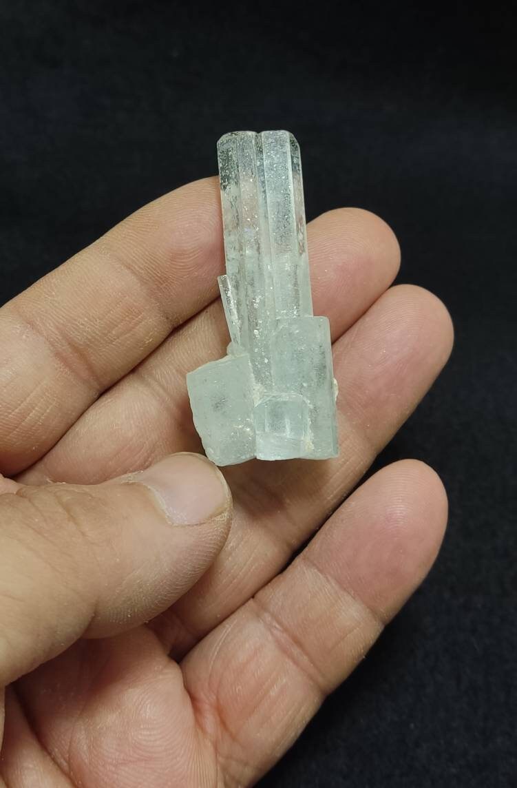Terminated Aquamarine crystals cluster 19 grams
