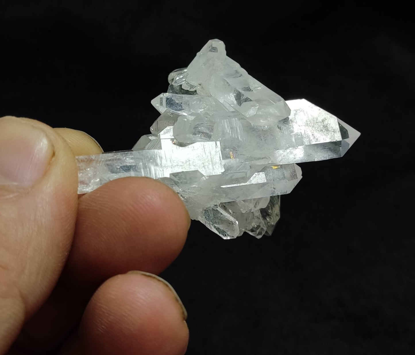 Single beautiful brookite included Quartz Crystals cluster 28 grams