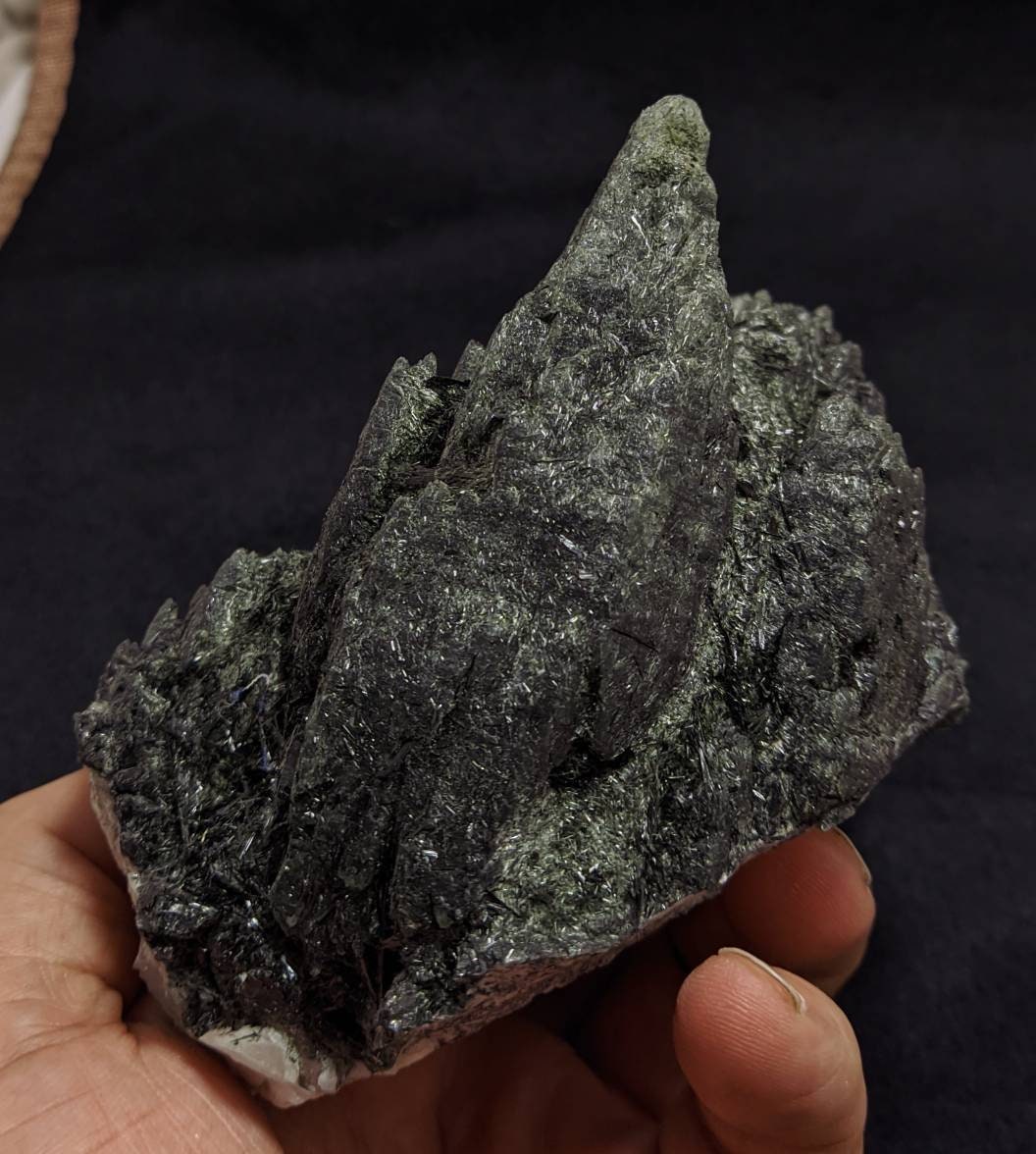 An Aesthetic large Natural beautifully terminated Chlorite Quartz crystals cluster 835 grams