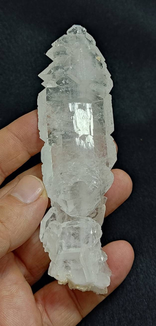 Clear faden quartz crystal 116 grams