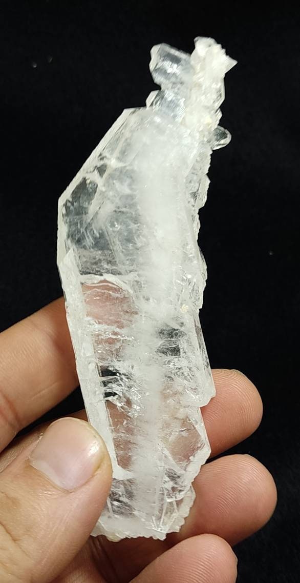 Clear faden quartz crystal 65 grams