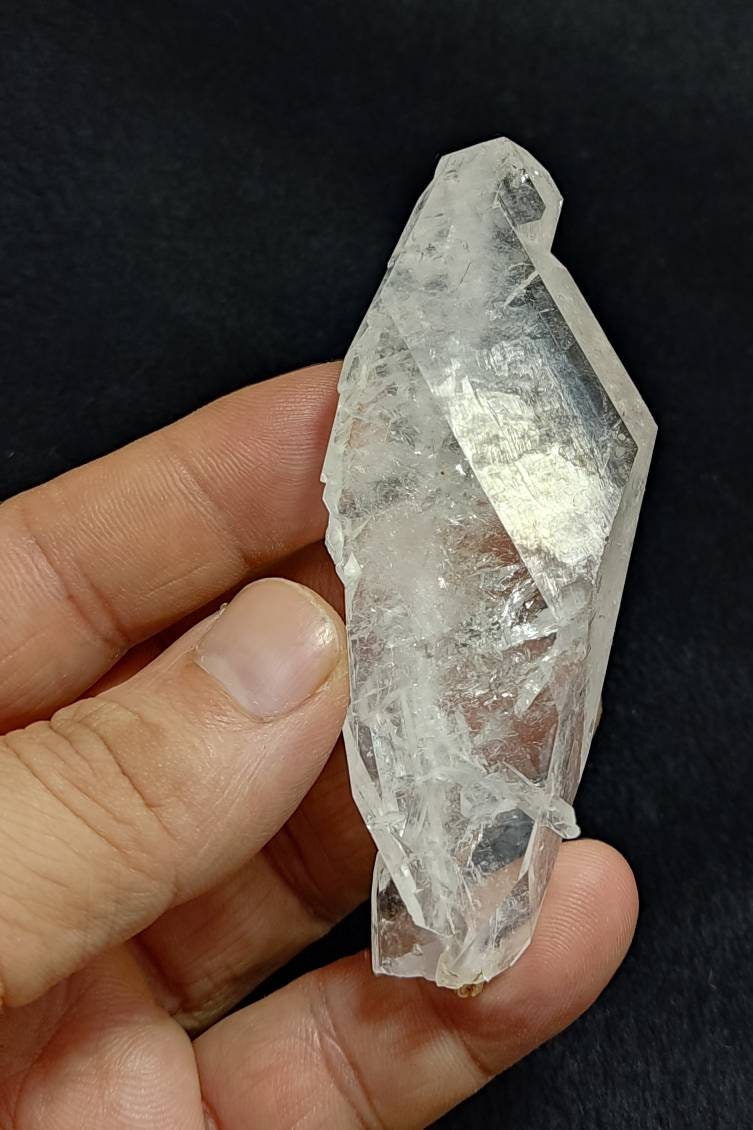 Clear faden quartz crystal 76 grams