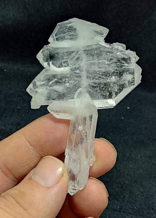 Clear faden quartz crystal scepter like formations 39 grams