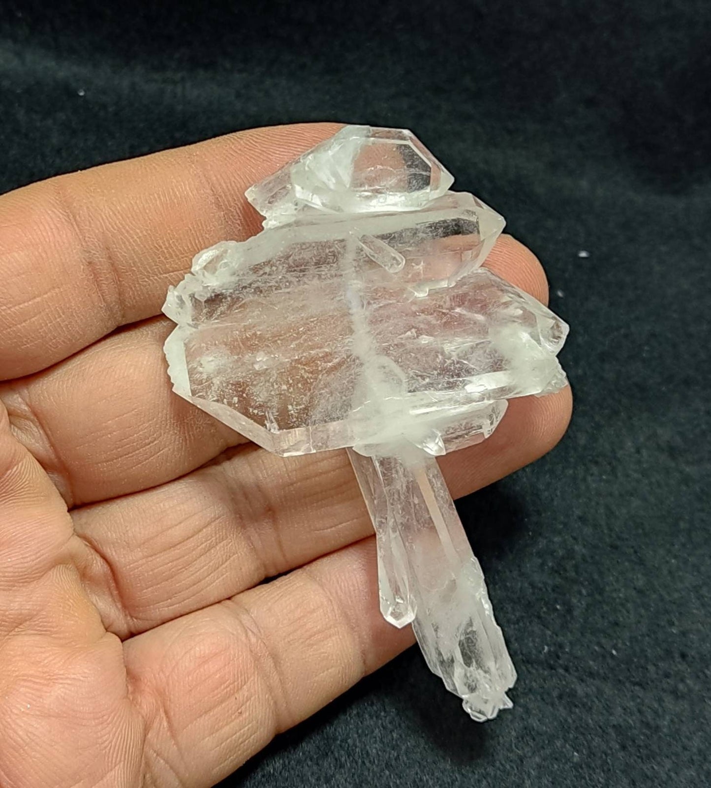 Clear faden quartz crystal scepter like formations 39 grams