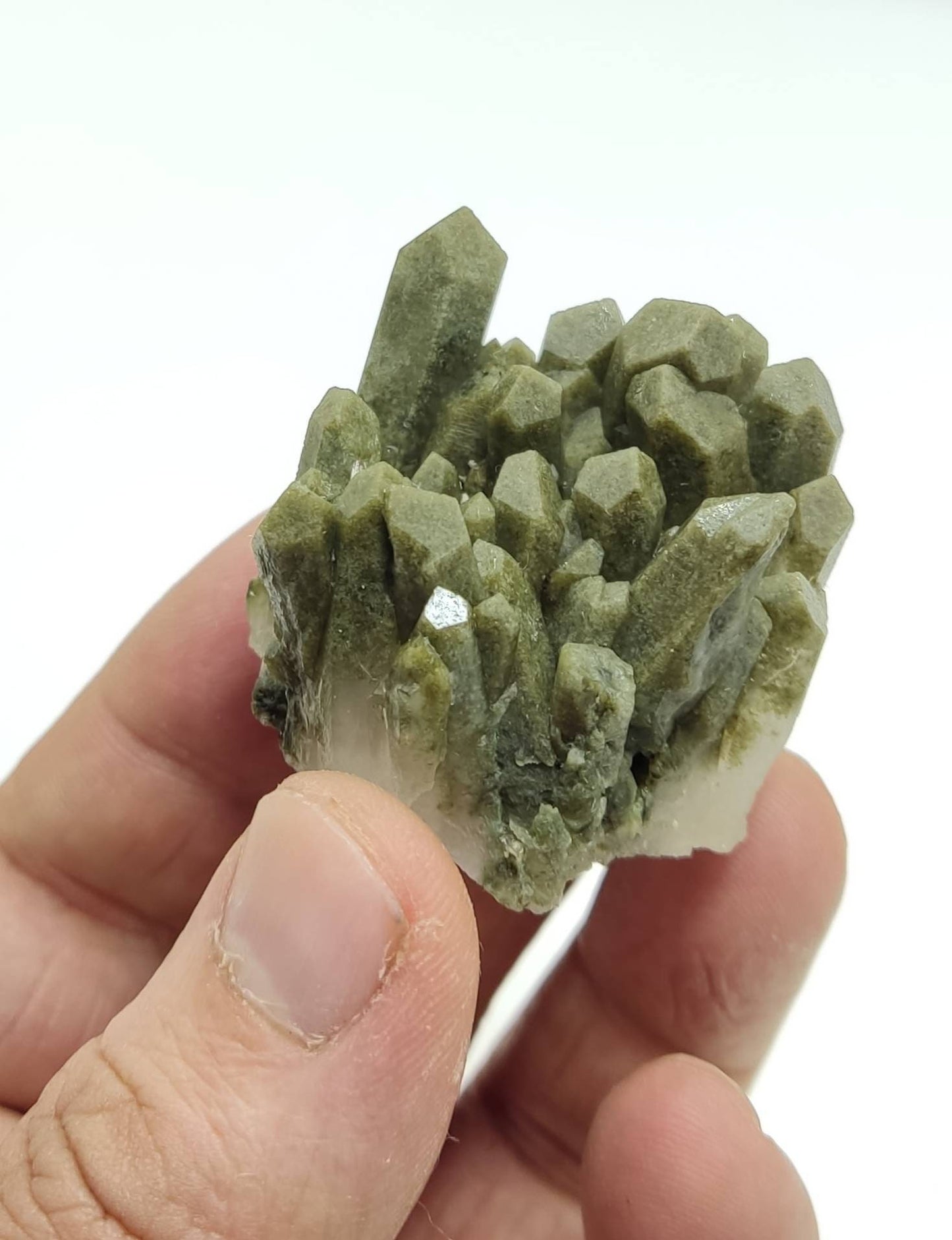 An Aesthetic Natural crystals cluster of beautifully terminated Chlorite Quartz 62 grams
