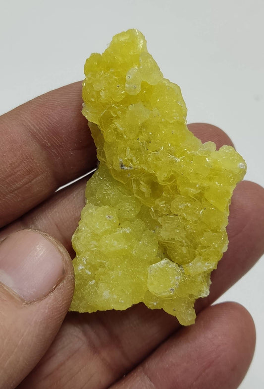 Natural yellow color Brucite 17 grams