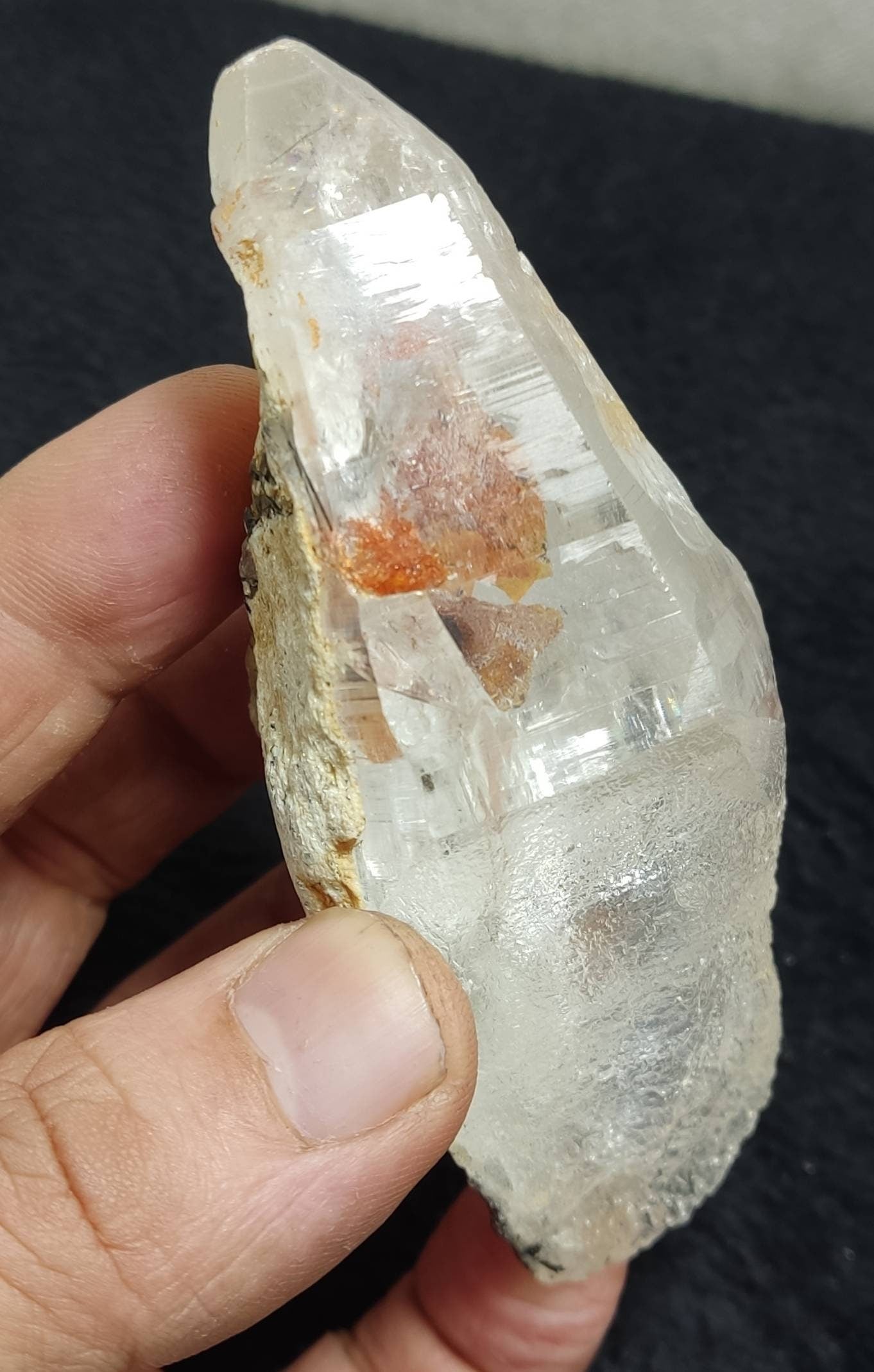 quartz crystal with Rutile sagenite inclusions 195 grams