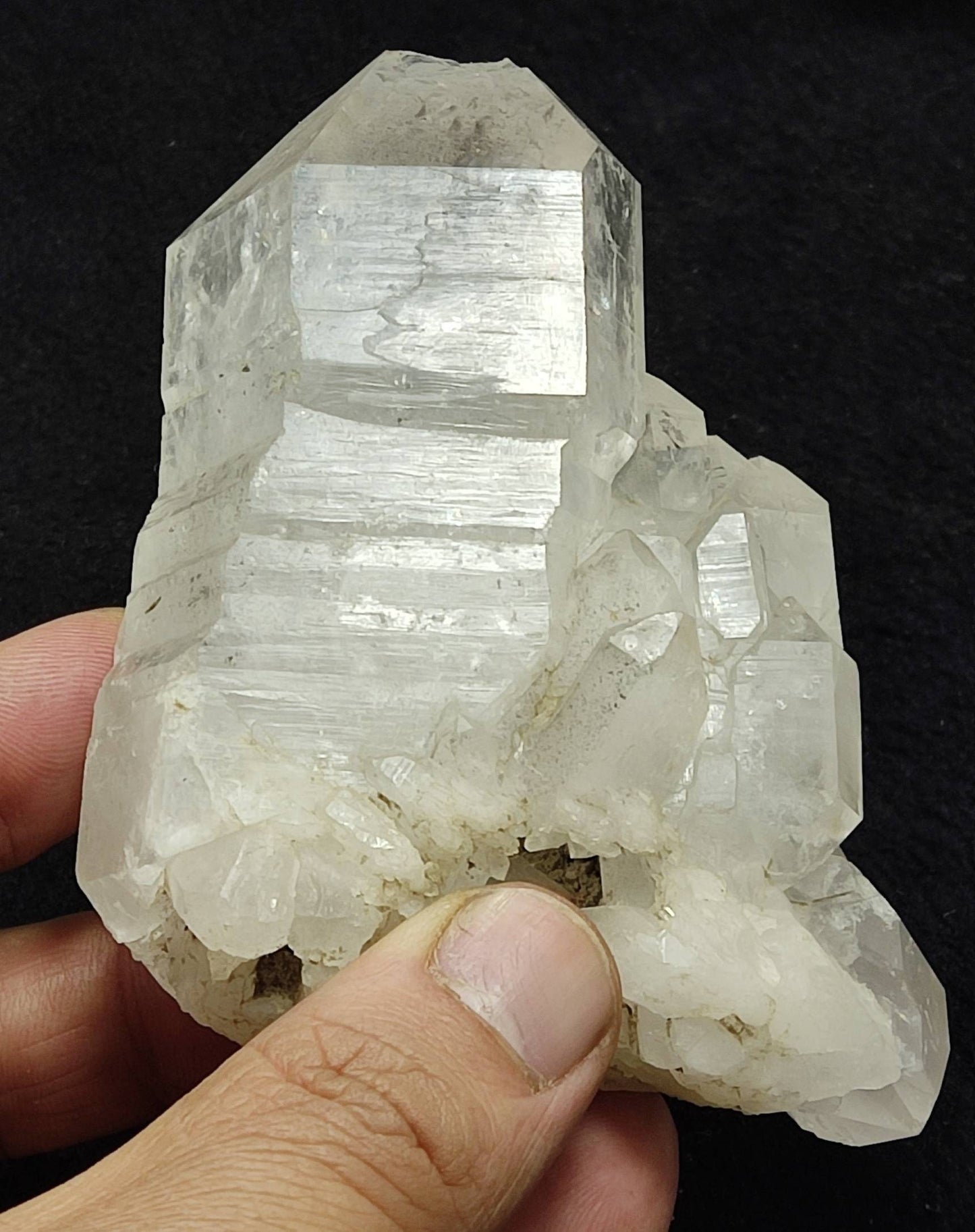 An amazing specimen of beautifully terminated quartz Crystals 433 grams