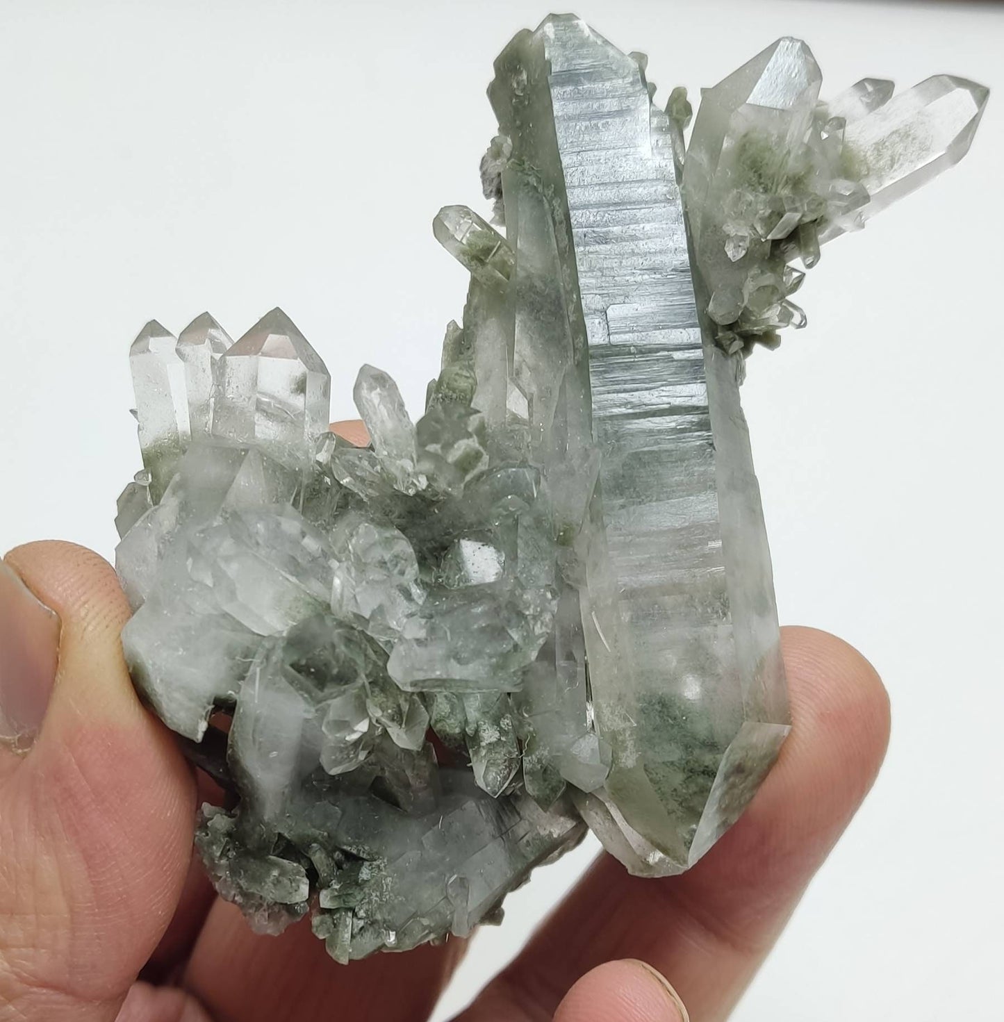 Chlorite Quartz crystals cluster 87 grams