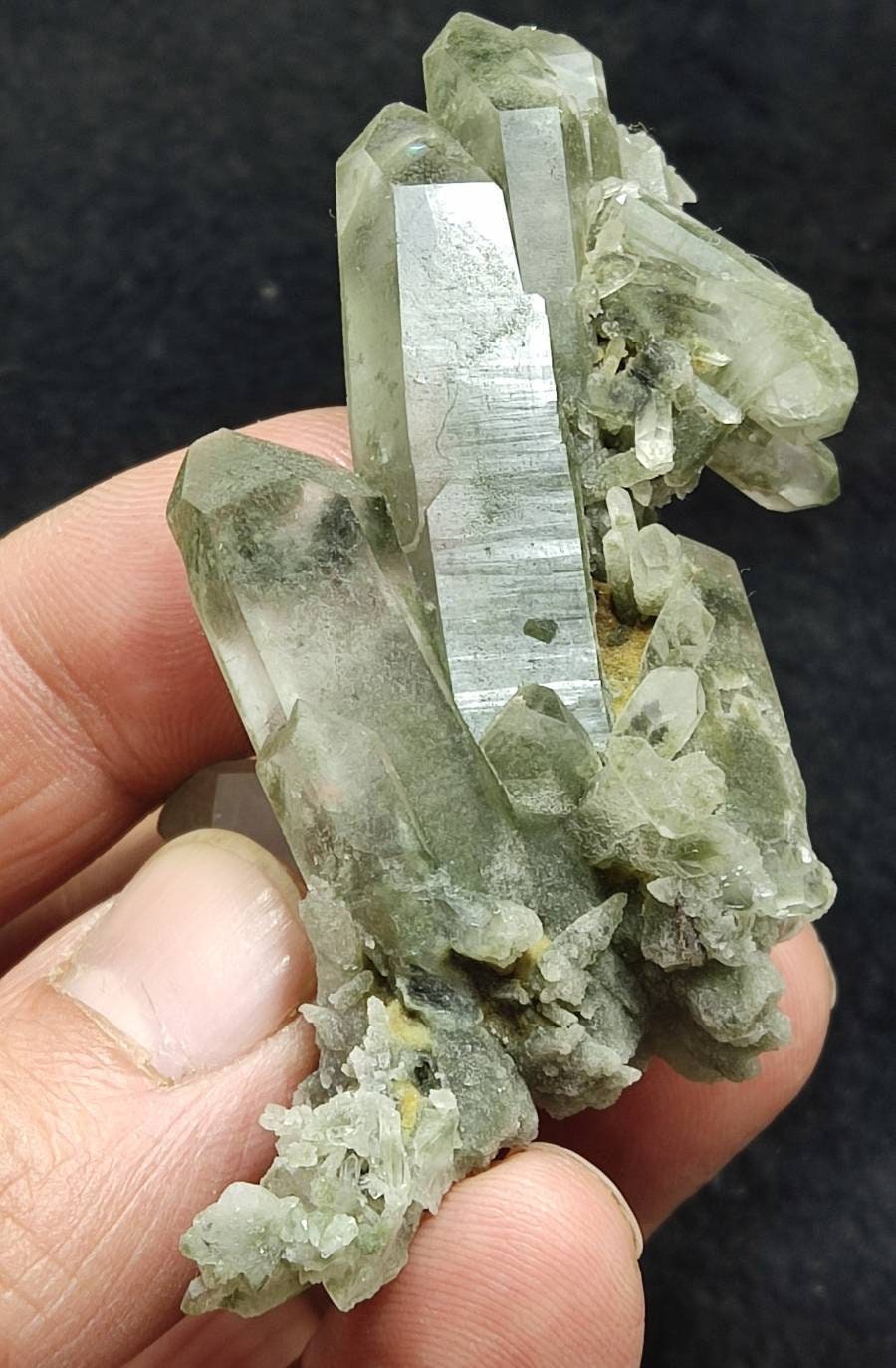 Natural terminated Chlorite Quartz crystals cluster 55 grams