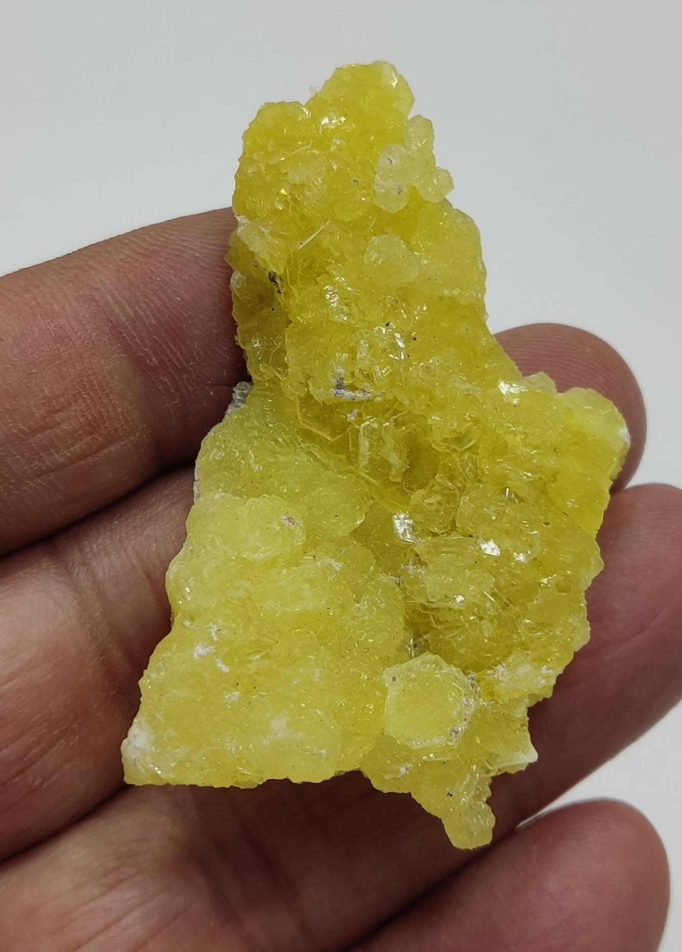 Natural yellow color Brucite 17 grams