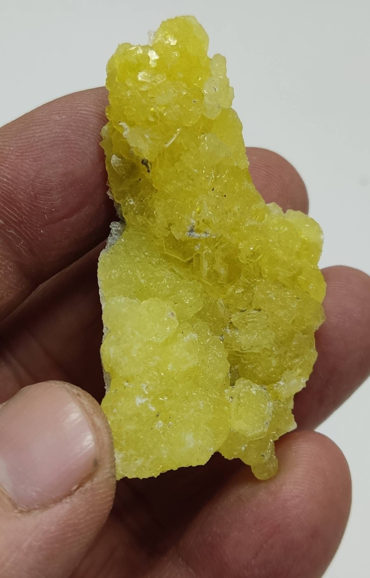 Natural yellow color Brucite 17 grams