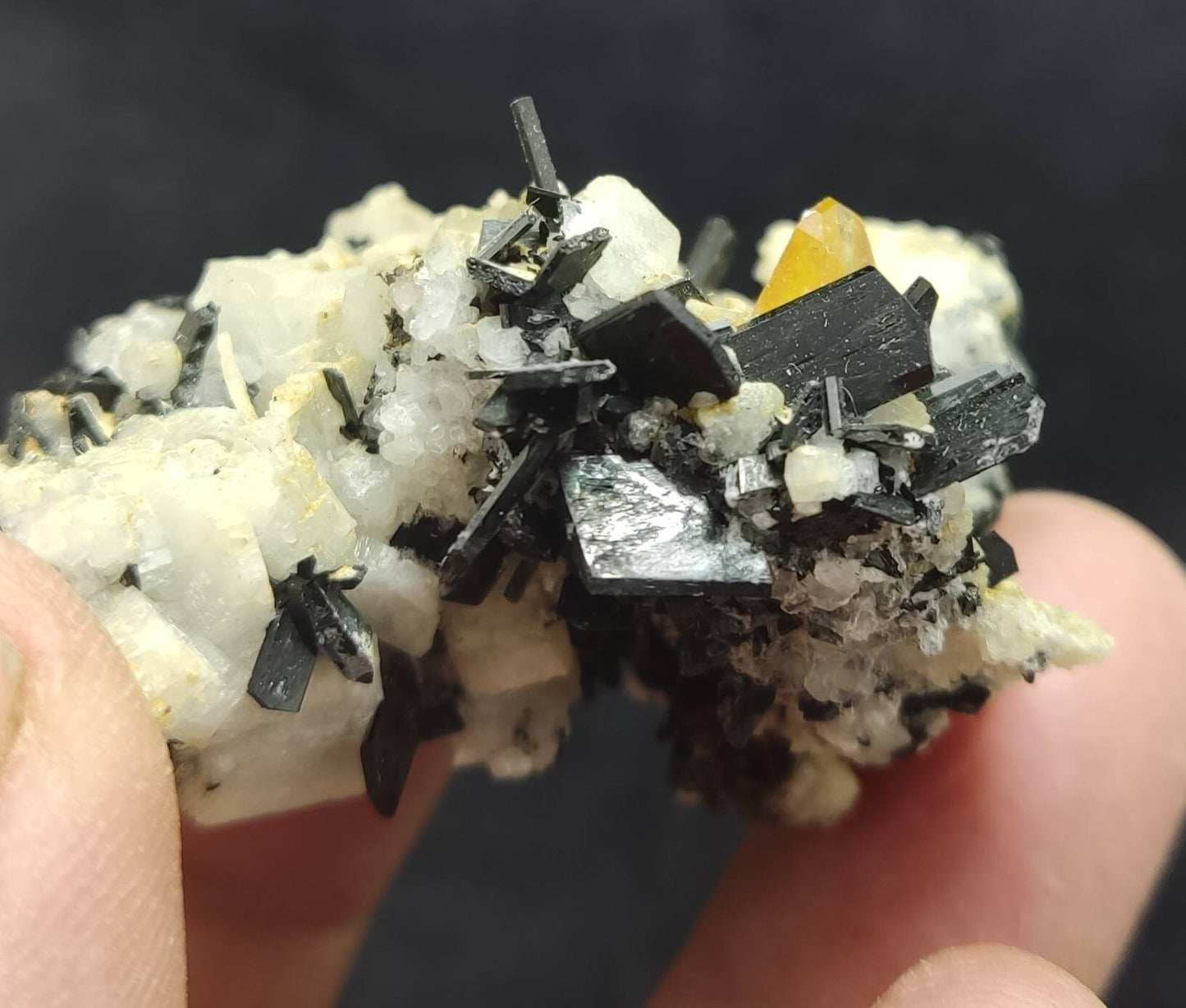 Titanite sphene with actinolite or aegirine on matrix 50 g