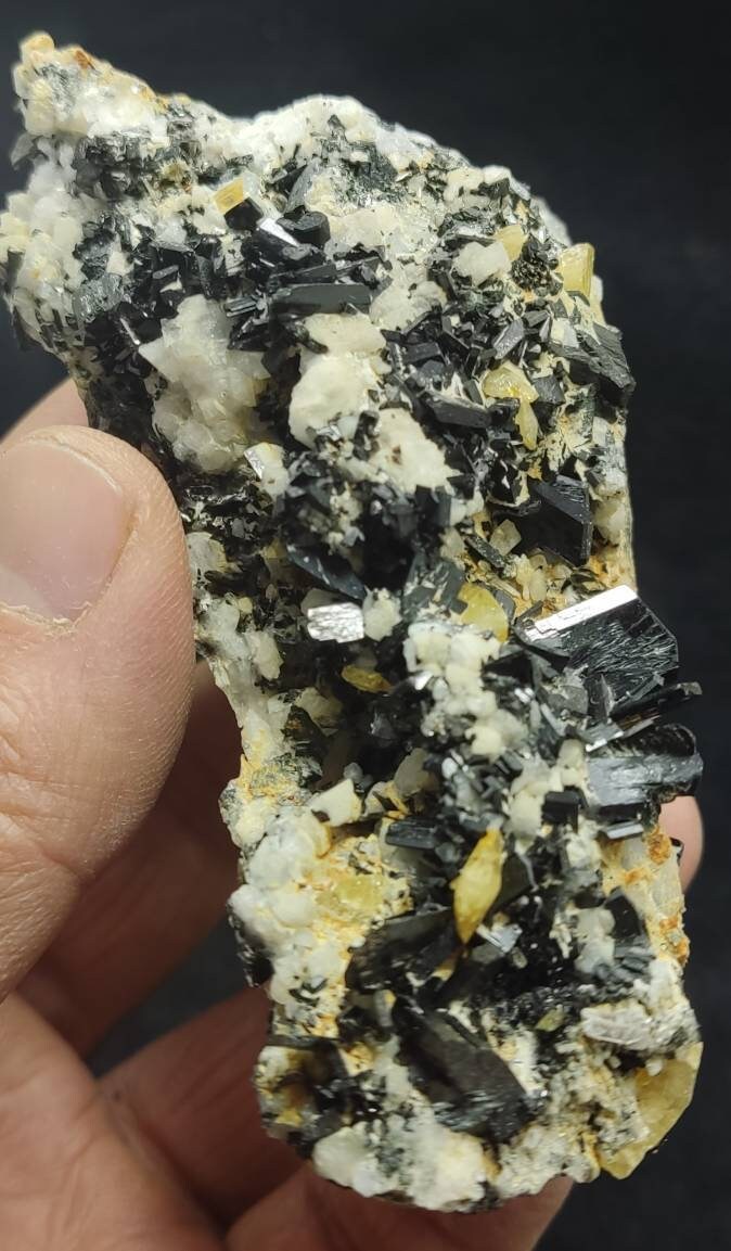 Titanite sphene with actinolite or aegirine on matrix 248 g