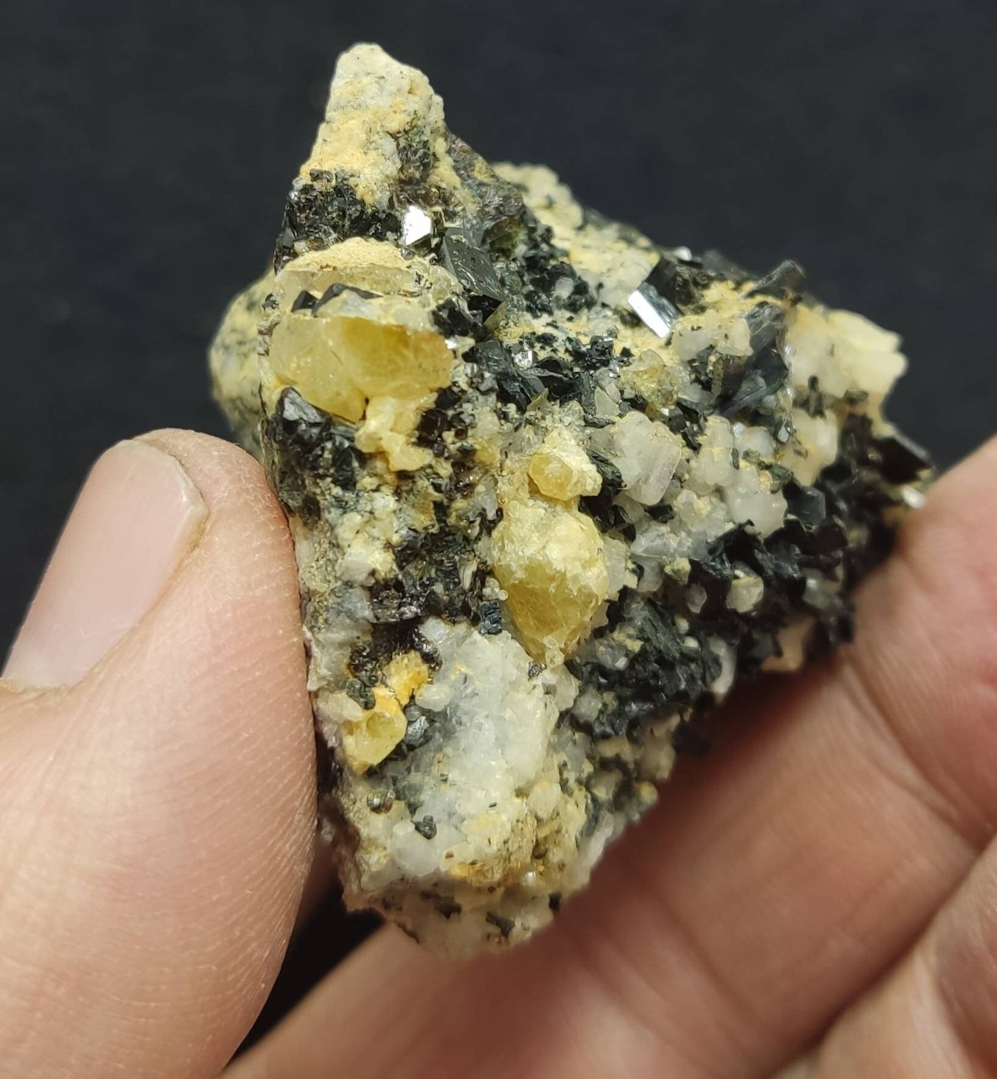 An amazing specimen of titanite sphene with actinolite or aegirine on matrix 98 g