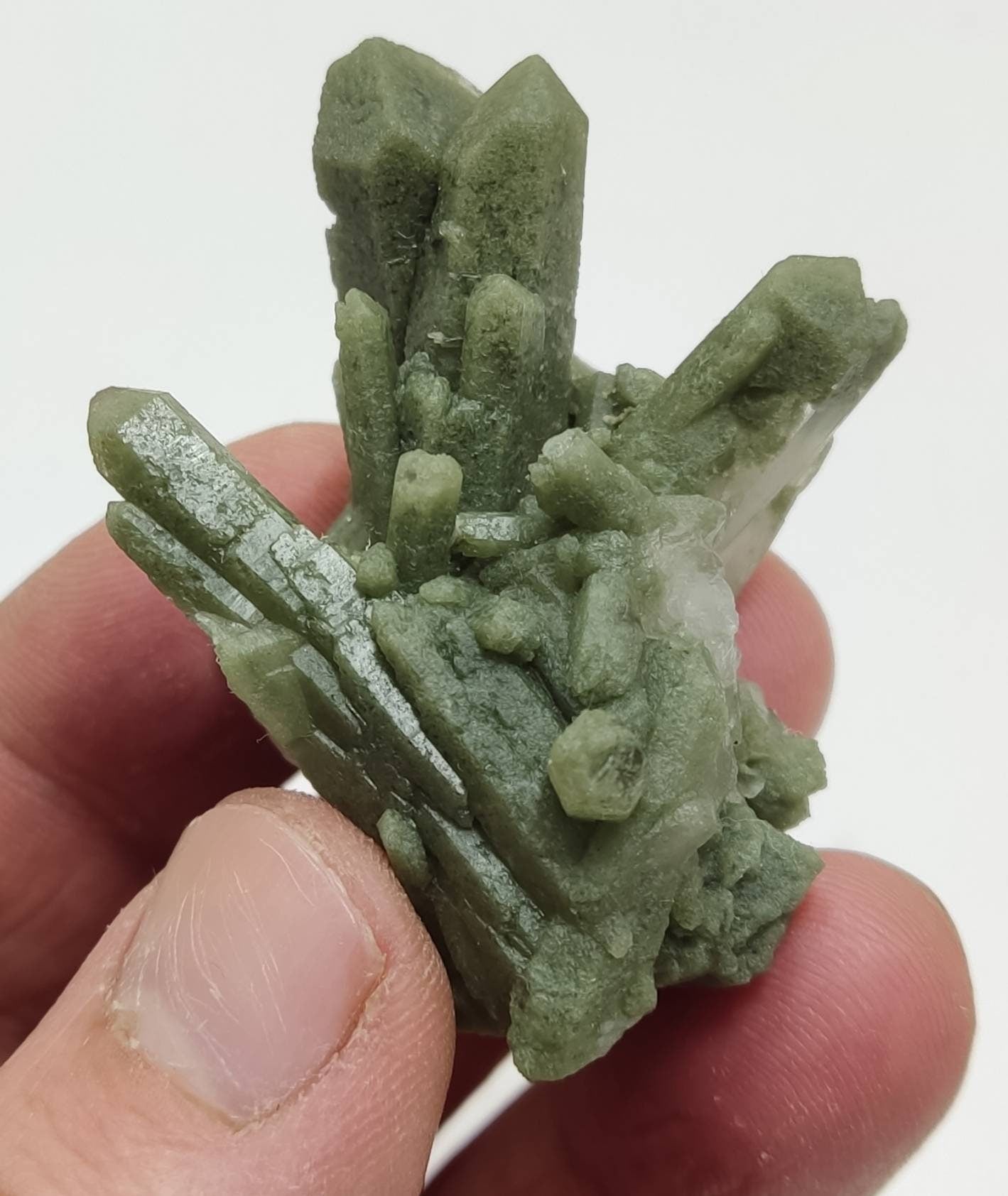An Aesthetic Natural crystals cluster of beautifully terminated Chlorite Quartz 38 grams