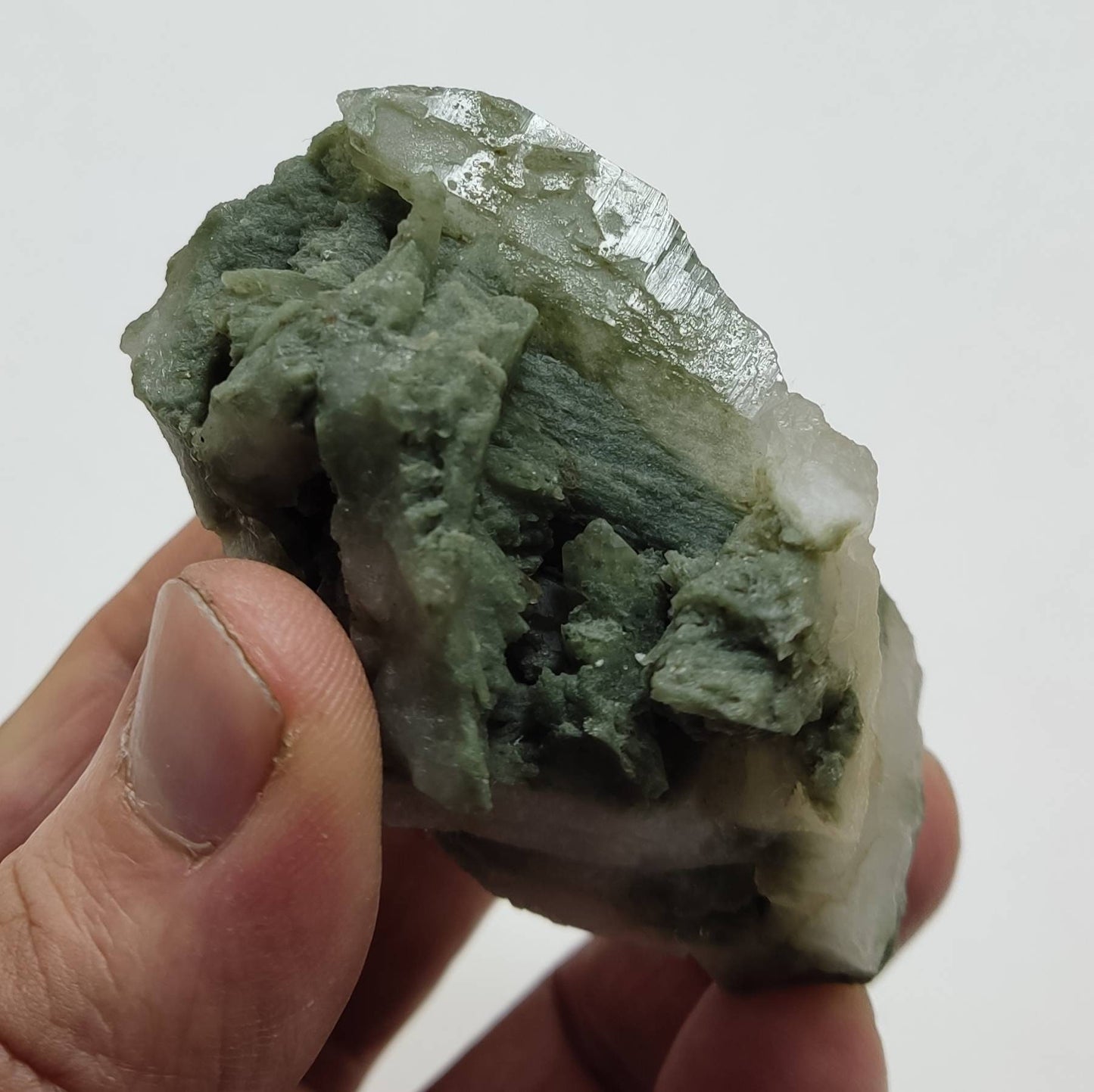 Chlorite Quartz cluster 179 grams