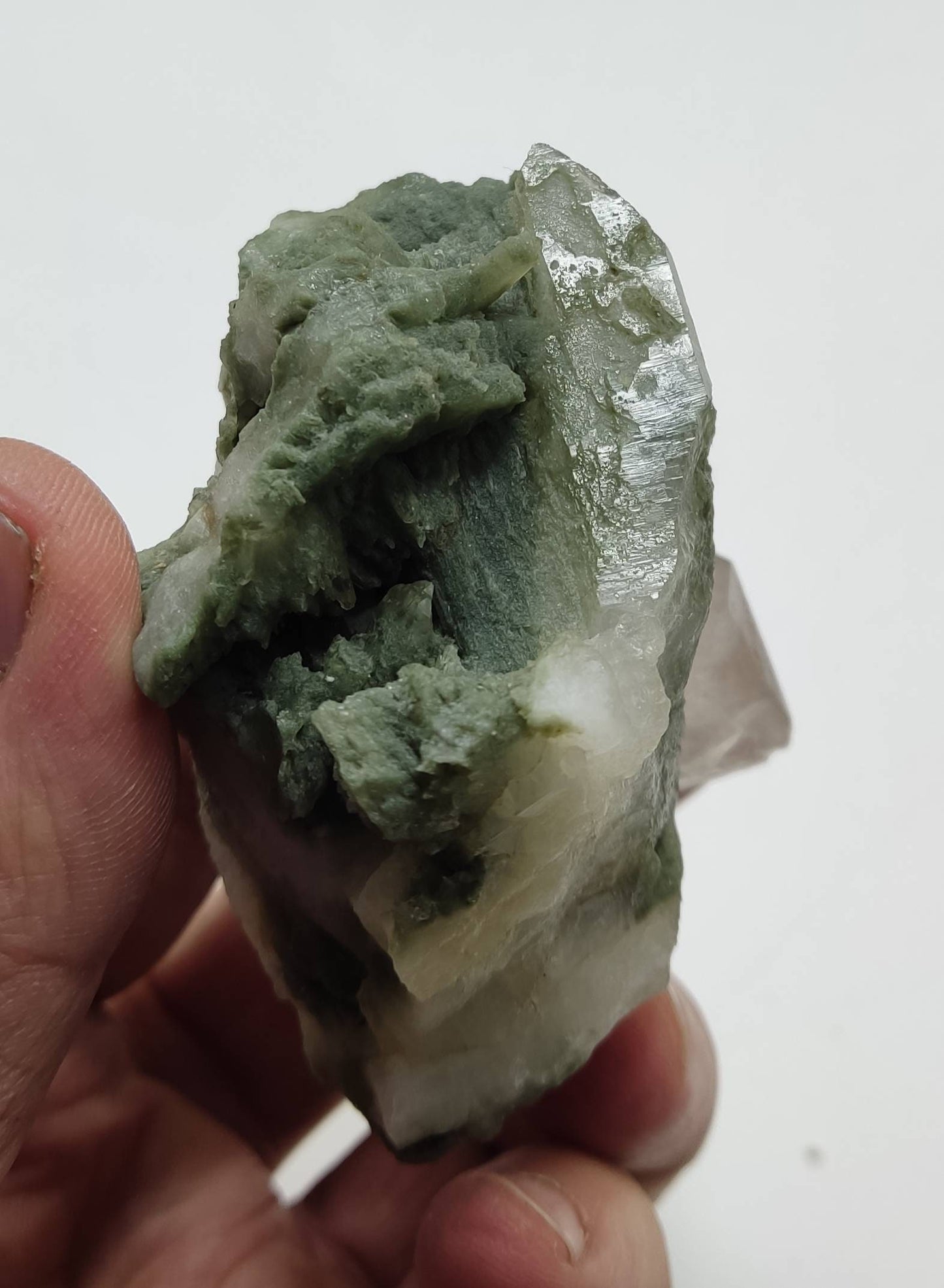 Chlorite Quartz cluster 179 grams