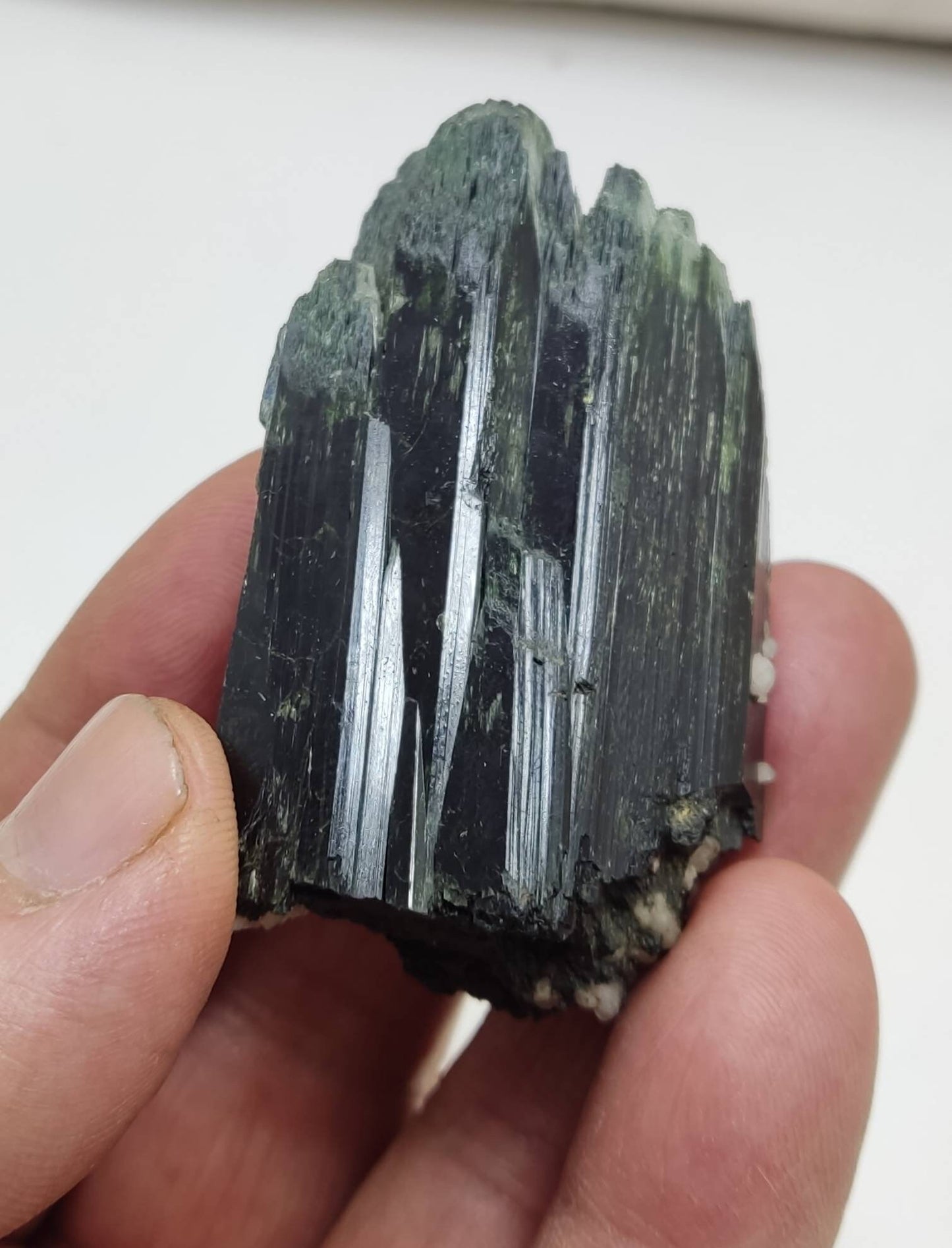 Aegirine crystal specimen 73 grams
