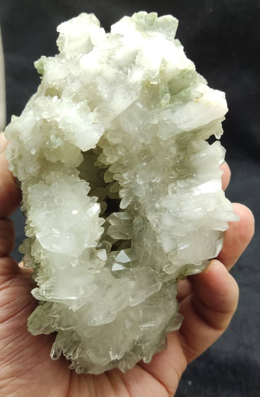 Chlorite Quartz crystals cluster 577 grams