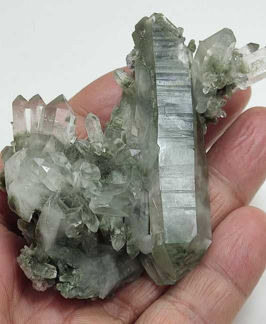 Chlorite Quartz crystals cluster 87 grams