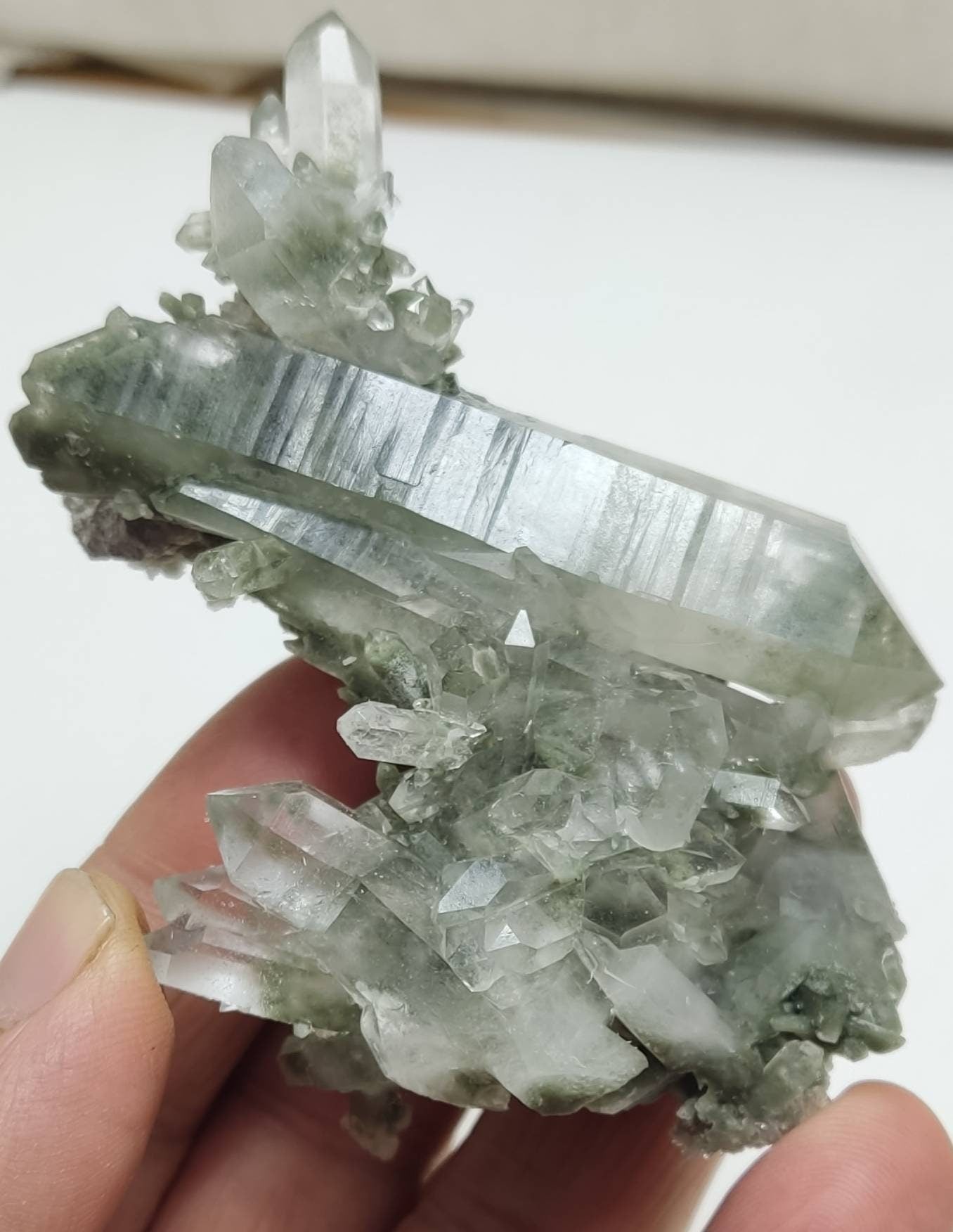 Chlorite Quartz crystals cluster 87 grams