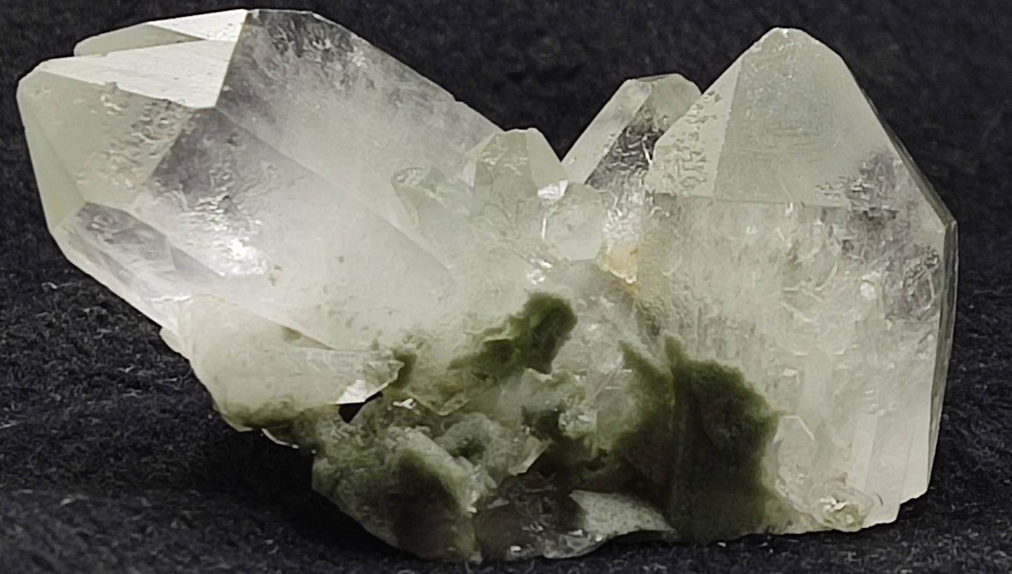 Natural terminated Chlorite Quartz crystals cluster 93 grams