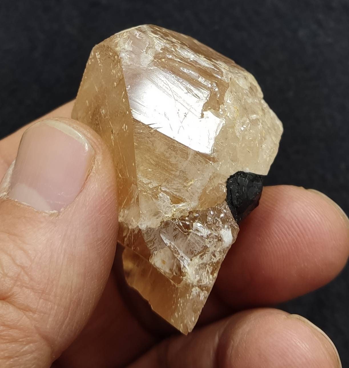 Single beautiful terminated peach color Topaz crystal 86 grams