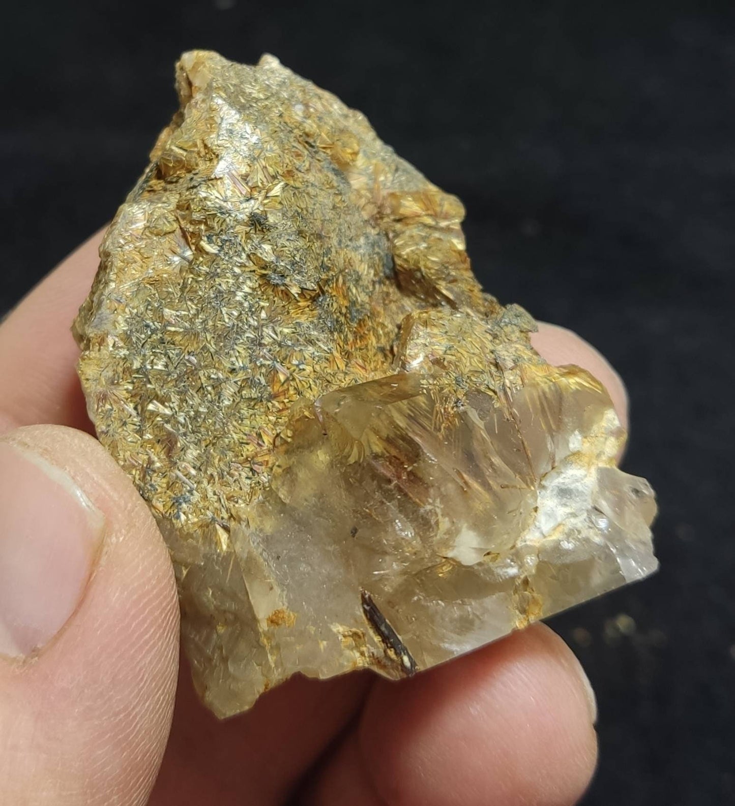 Rutiles on quartz 46 grams