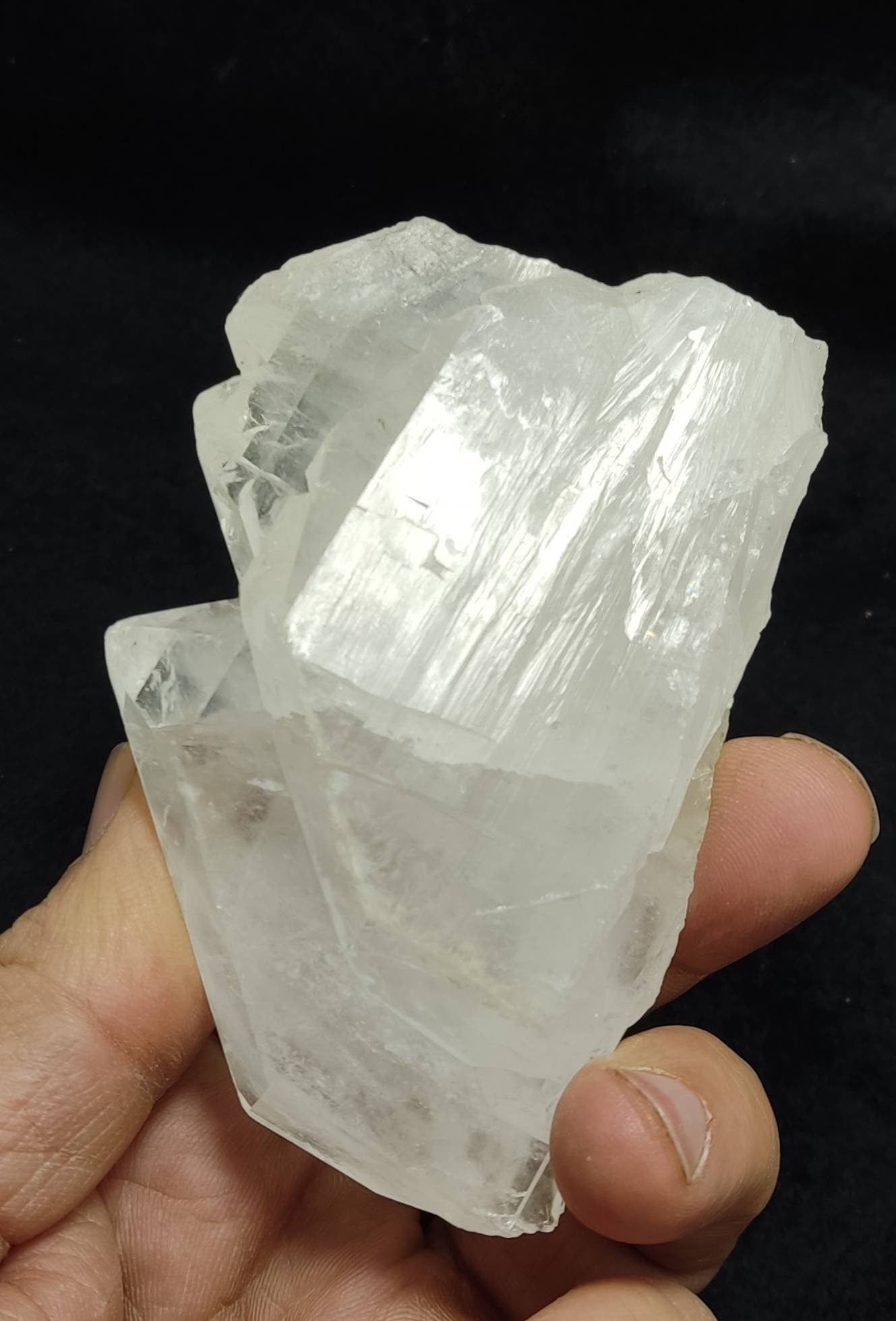 Clear faden quartz crystal 249 grams