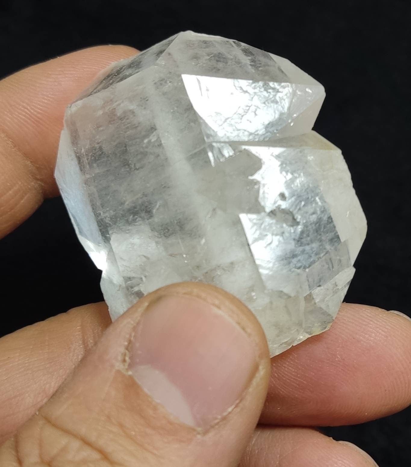 Clear faden quartz crystal 61 grams