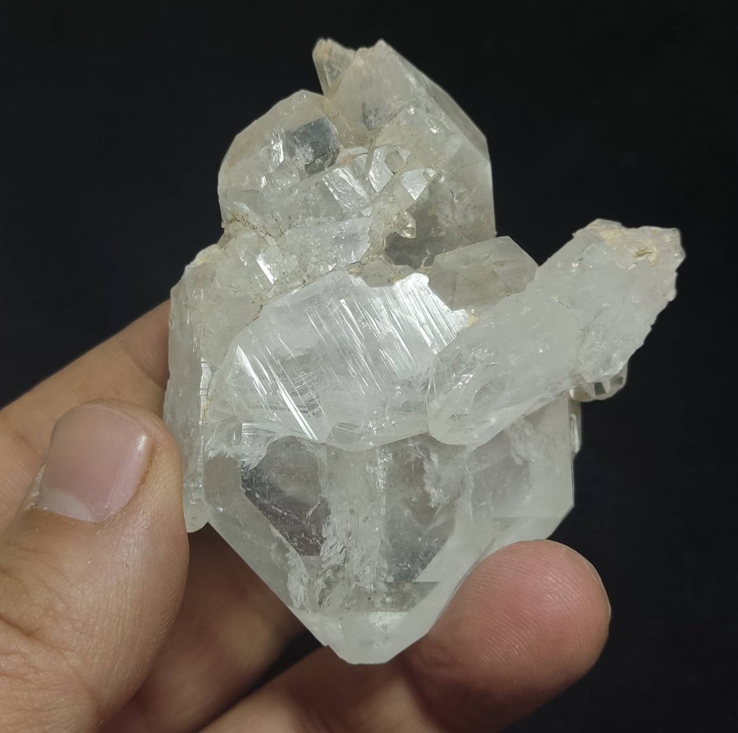 Single beautiful well terminated quartz Crystals twin specimen 137 grams