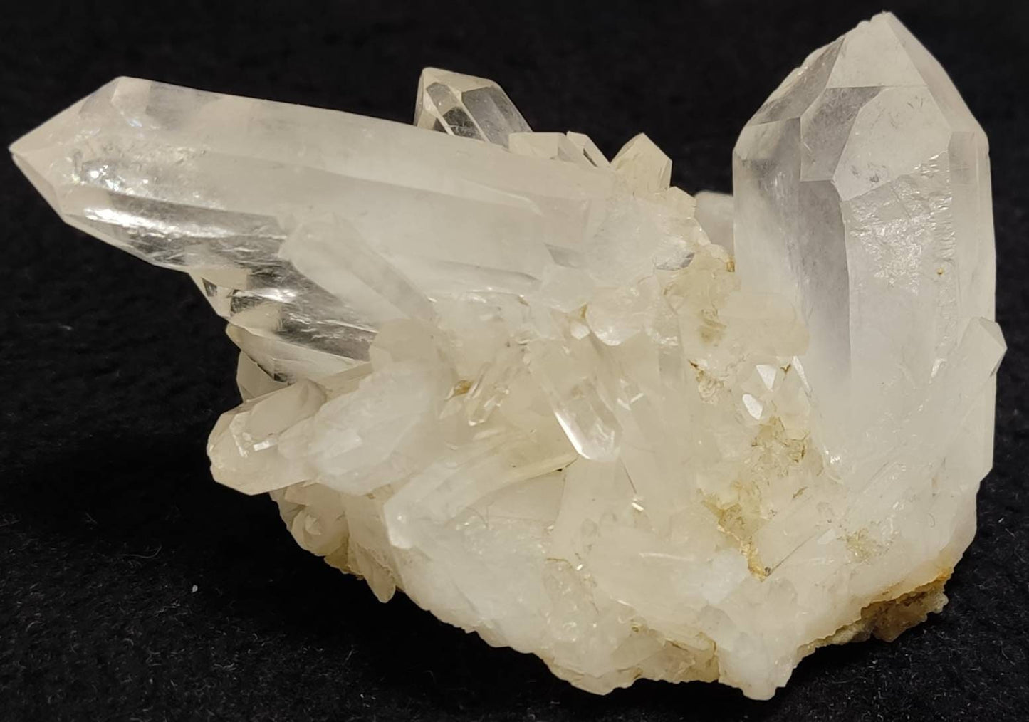 Single beautiful terminated Faden Quartz crystals specimen 132 grams