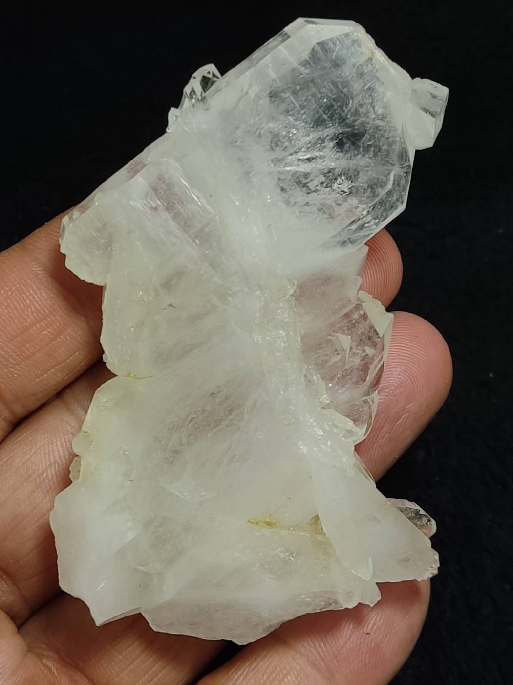 Single beautiful terminated Faden Quartz crystals specimen 83 grams