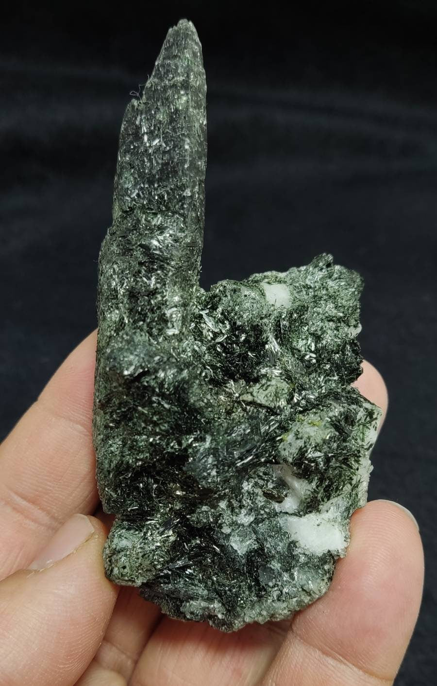 An Aesthetic Natural beautifully terminated Chlorite Quartz crystal specimen 85 grams