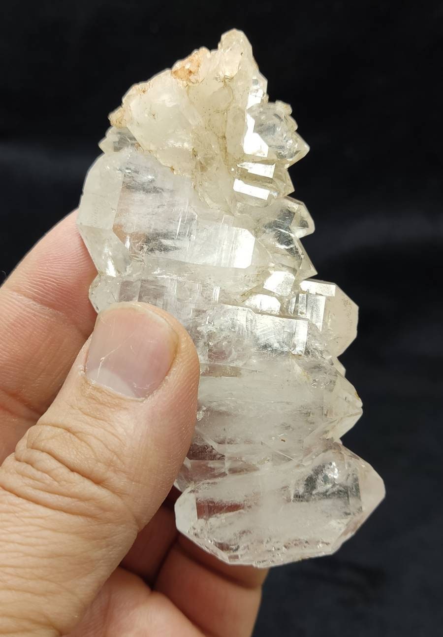 Clear faden quartz crystal 104 grams