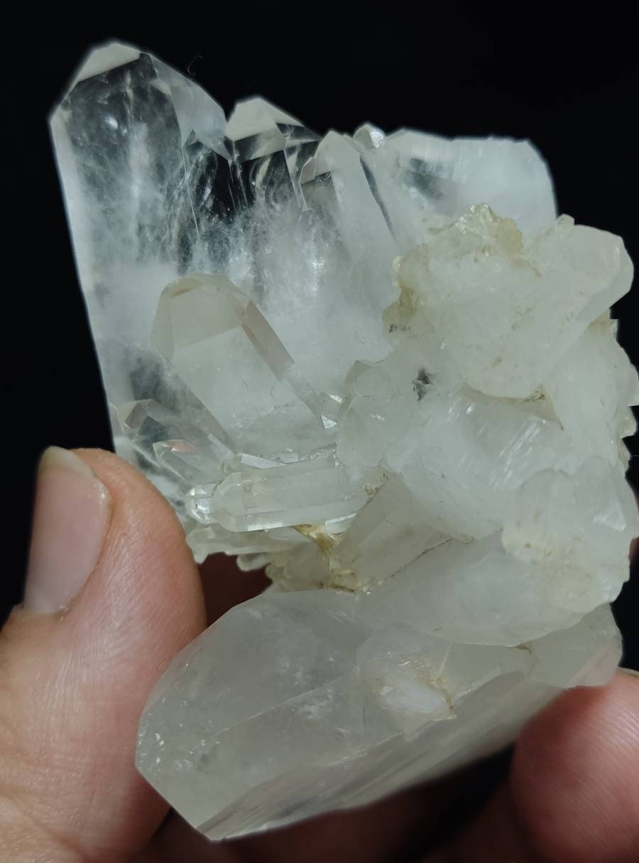 Single beautiful terminated Faden Quartz crystals specimen 132 grams