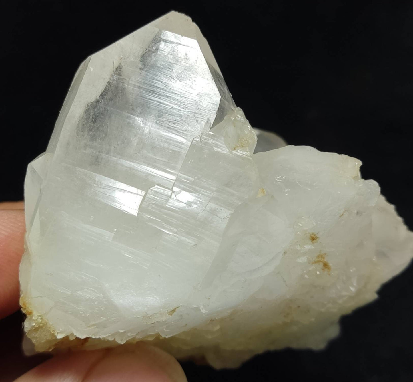 Single beautiful terminated Faden Quartz crystals specimen 132 grams