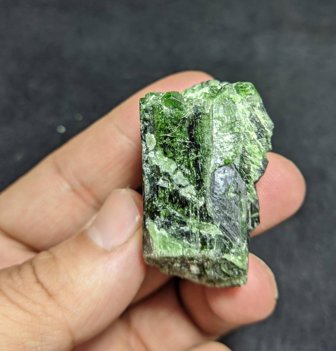 An amazing specimen of diopside crystal 62 grams