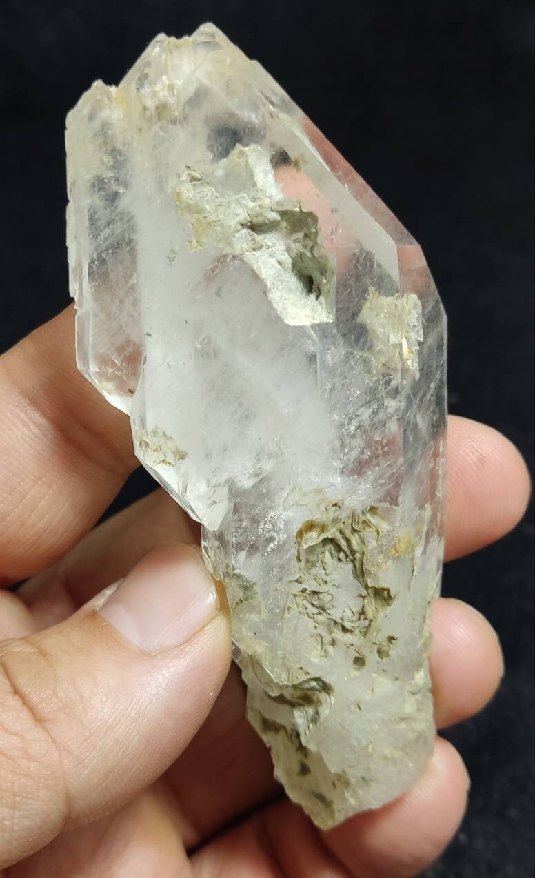 Single beautiful terminated Faden Quartz crystal specimen 79 grams