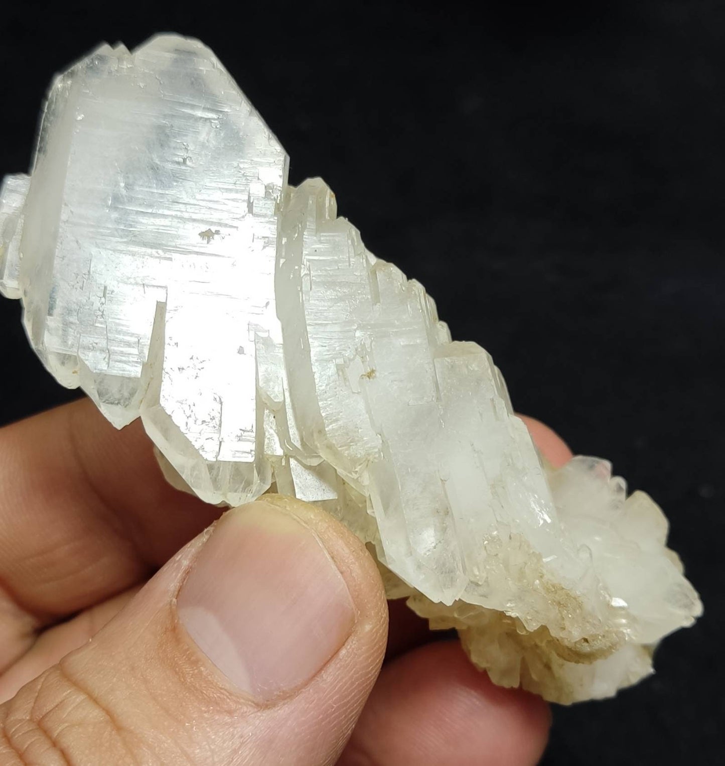 Single beautiful terminated Faden Quartz crystal specimen 45 grams