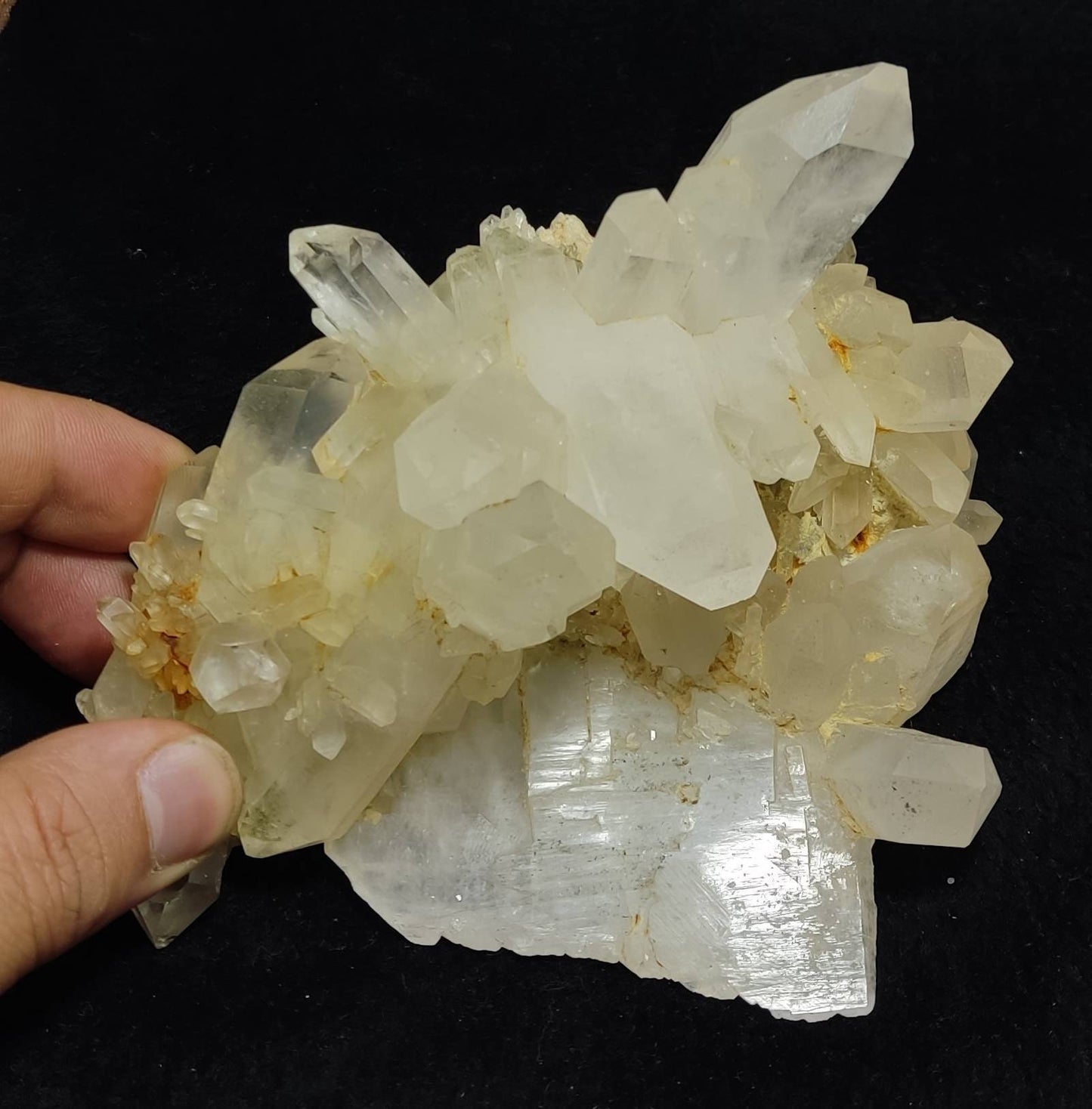 An amazing specimen terminated quartz crystals with faden and chlorite inclusions 639 grams