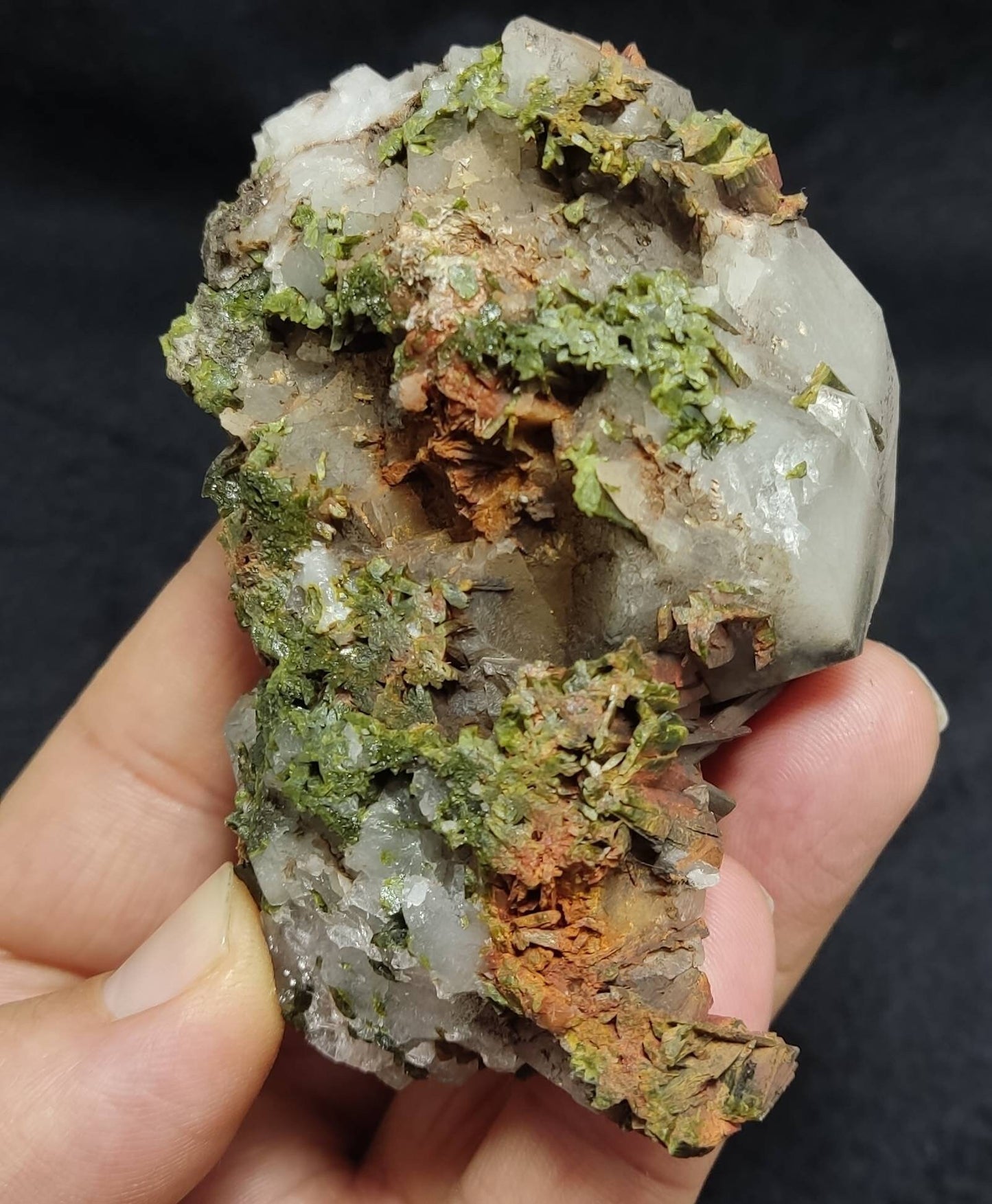An amazing quartz and Epidote cluster with beautiful terminations 258 grams