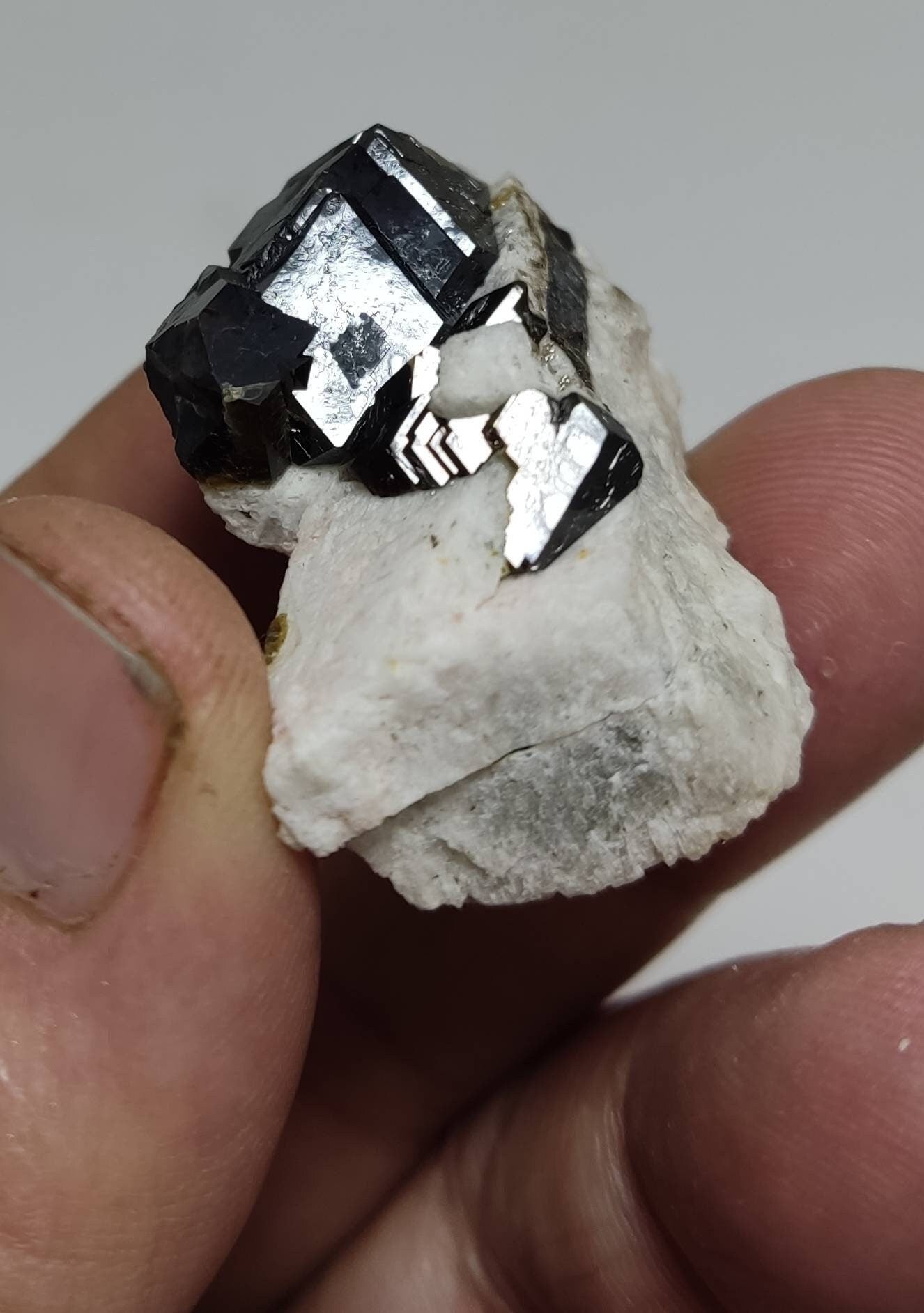 Garnet variety andradite specimen 27 grams