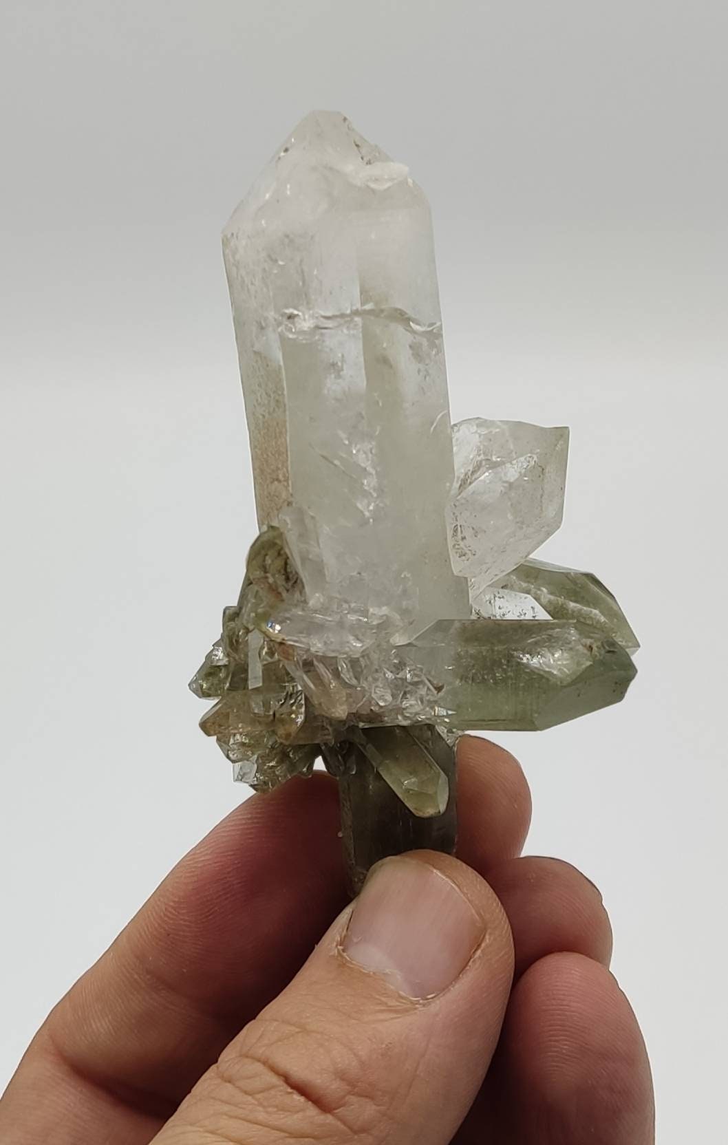 An Aesthetic Natural beautifully terminated Chlorite Quartz crystals cluster 104 grams