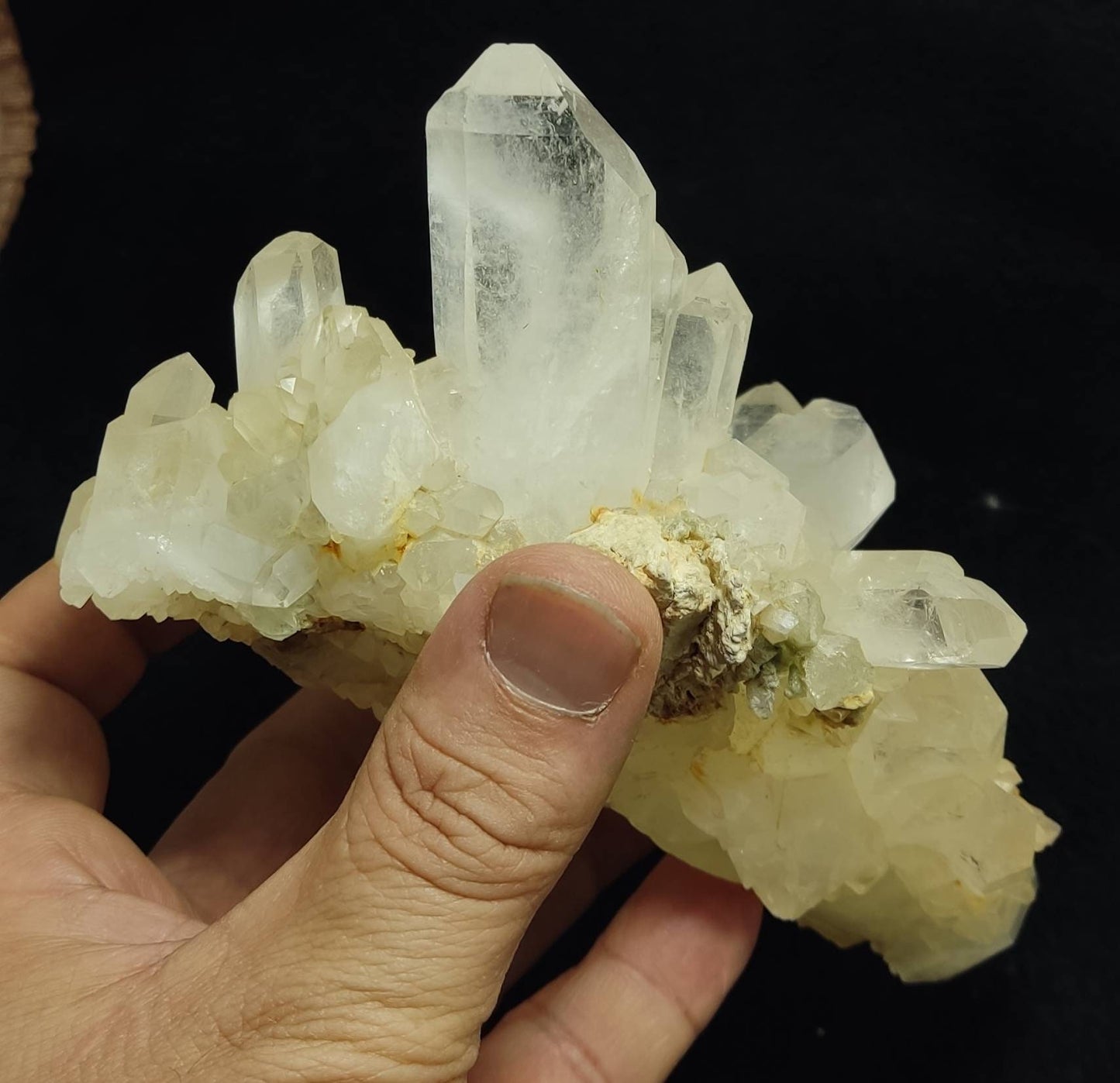 An amazing specimen terminated quartz crystals with faden and chlorite inclusions 639 grams