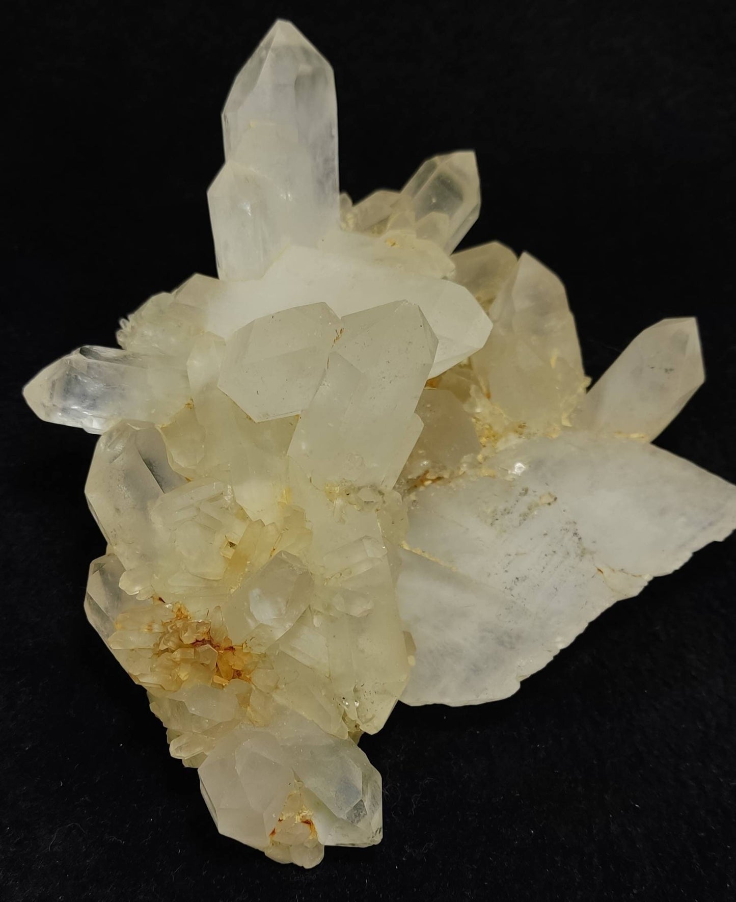 An amazing specimen terminated quartz crystals with faden and chlorite inclusions 639 grams