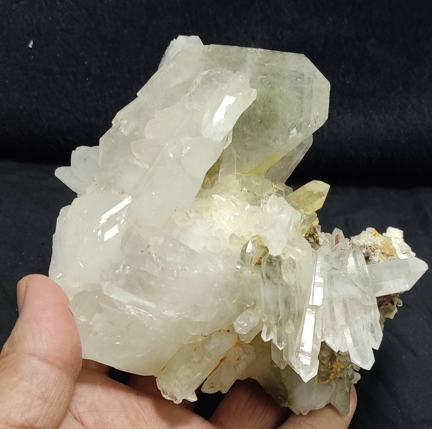 An amazing specimen of beautiful Quartz Crystal specimen with brookite and chlorite 638 grams