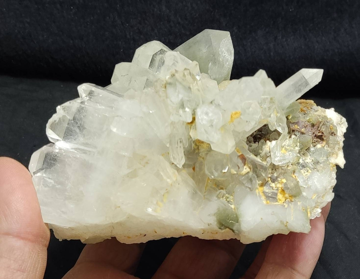 An amazing specimen of beautiful Quartz Crystal specimen with brookite and chlorite 638 grams