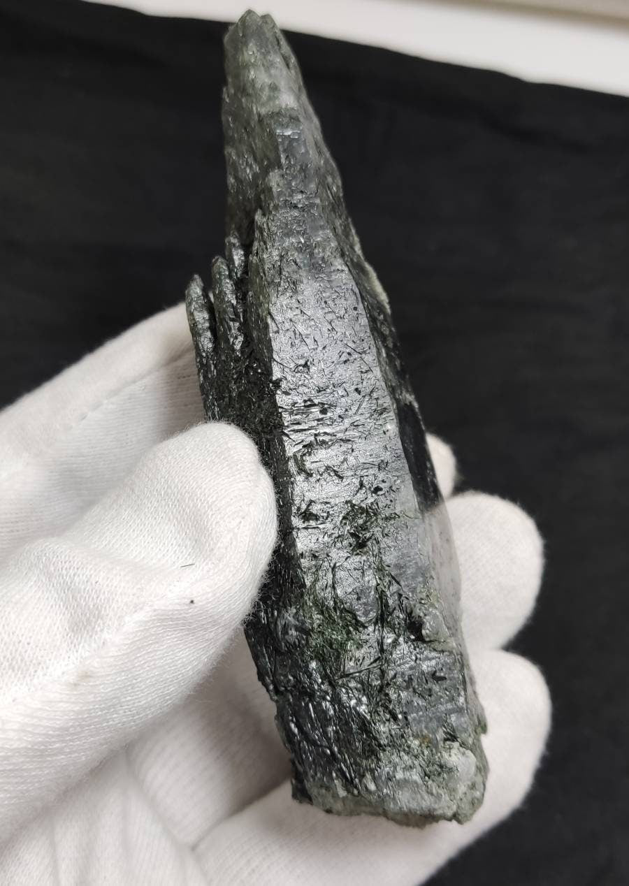 An Aesthetic Natural beautifully terminated Chlorite Quartz crystal specimen 128 grams